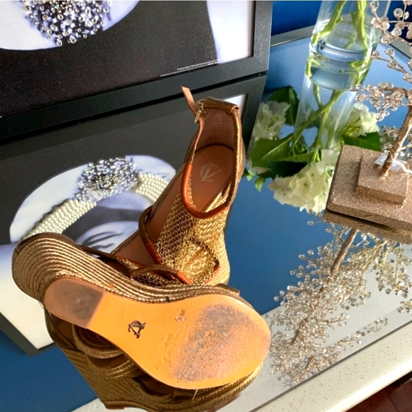 Vincent Camuto wedges - Picture 2 of 3